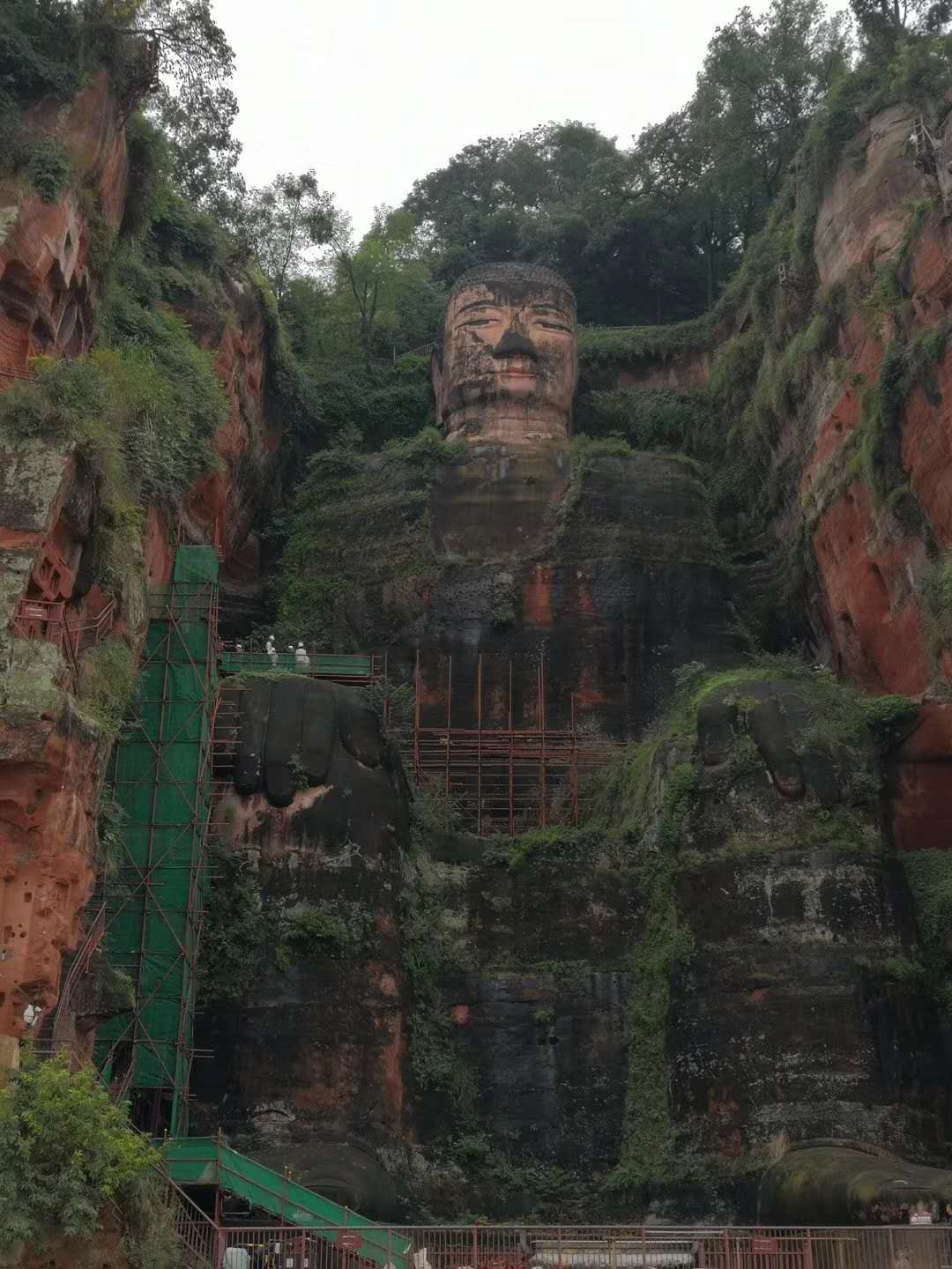  天府成都、都江堰/熊猫乐园、松州古城、九寨沟、黄龙、峨眉山、乐山、真纯玩、2飞7日游